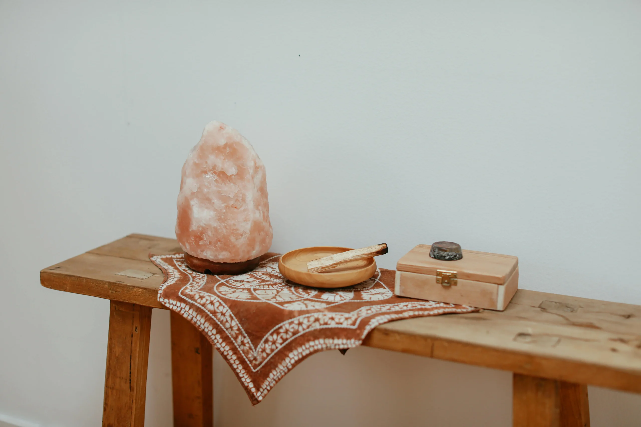 salt lamp, Himalayan salt lamp
